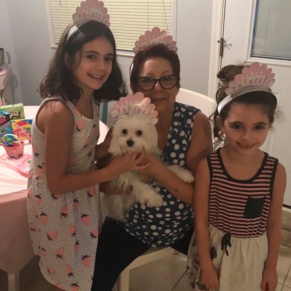 Meet your Posher, Helene - Picture 1 of 1